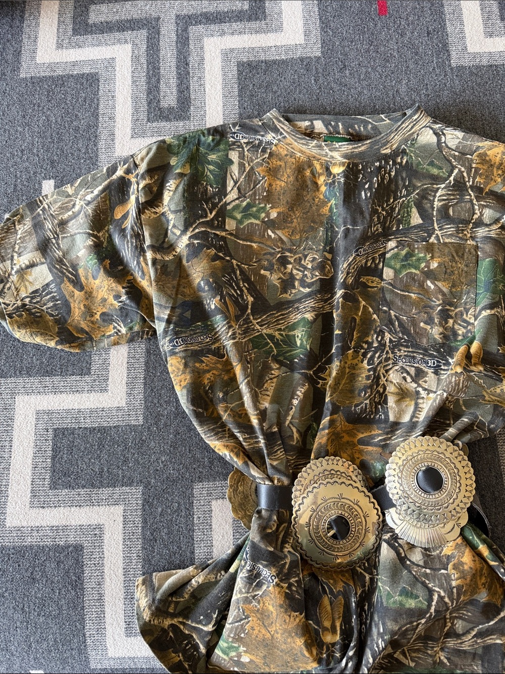 Vintage Cabelas Print Short Sleeve Tee in Green, Brown, Black with pocket (men’s